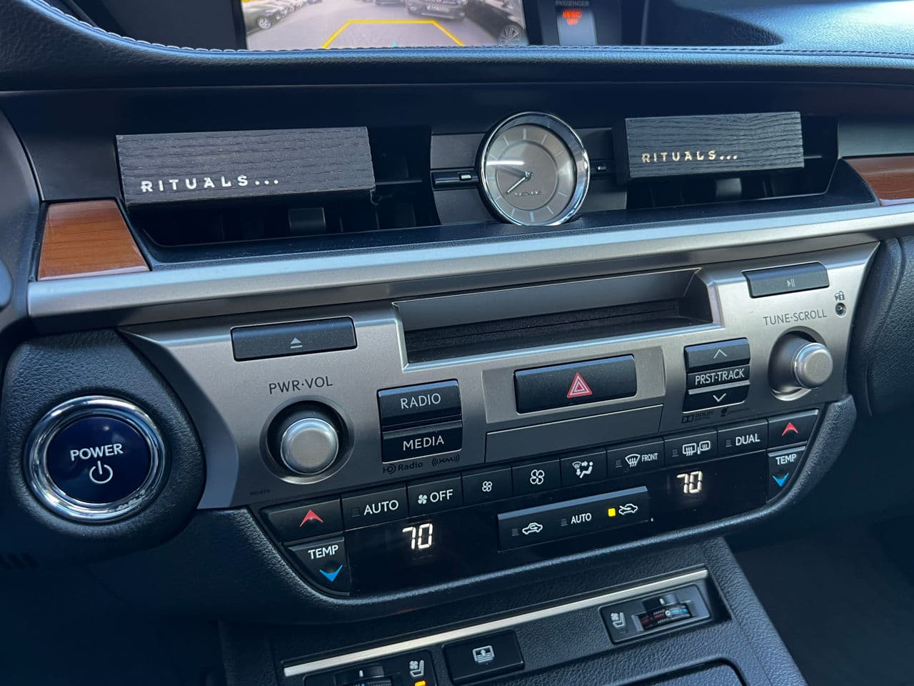 Lexus ES 300h 2015 — Миниатюра 12