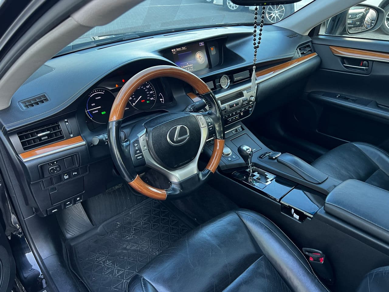 Lexus ES 300h 2015 — Миниатюра 5