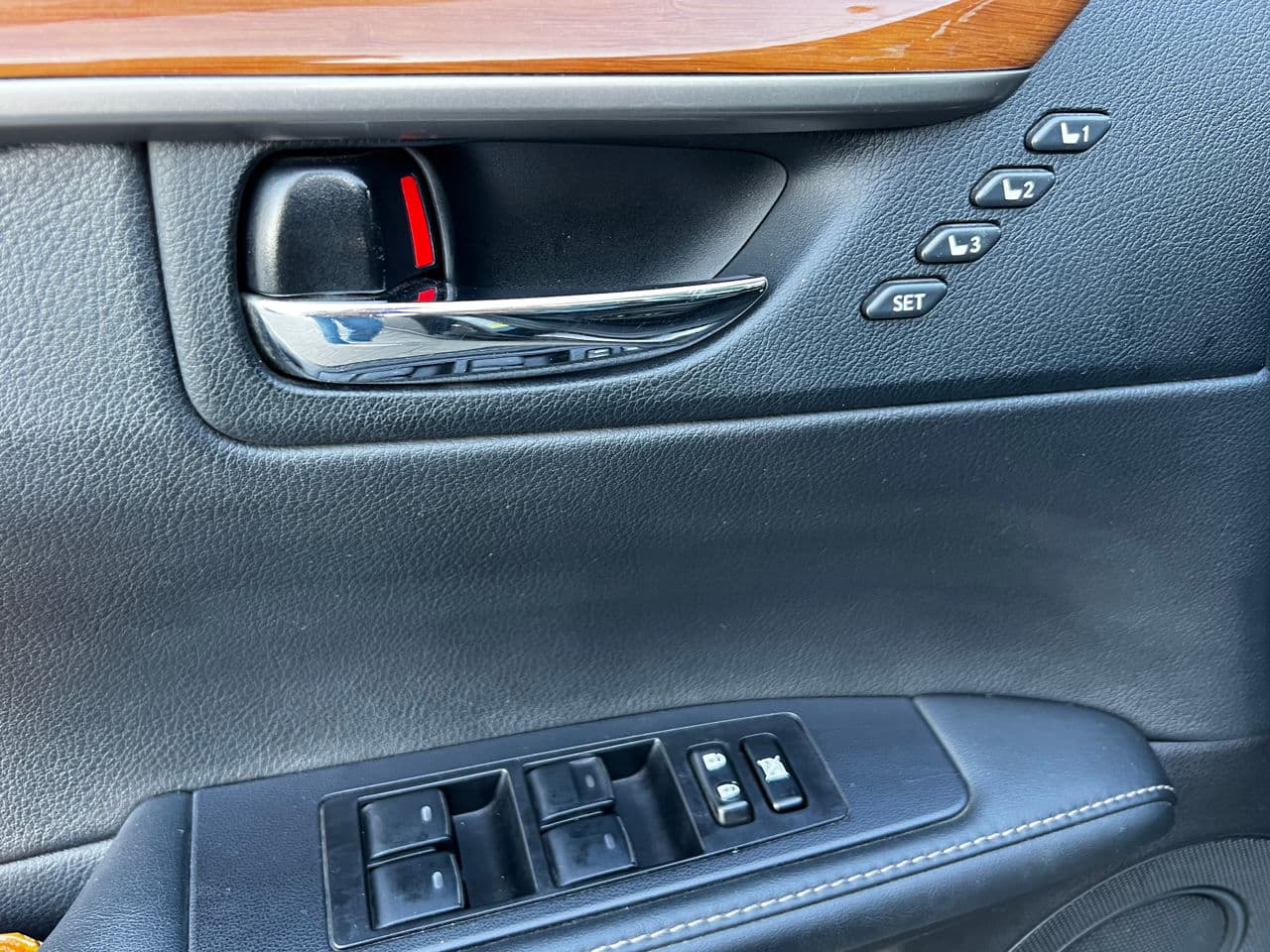 Lexus ES 300h 2015 — Миниатюра 16