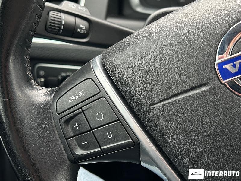 Volvo XC 60 2014 — Миниатюра 9
