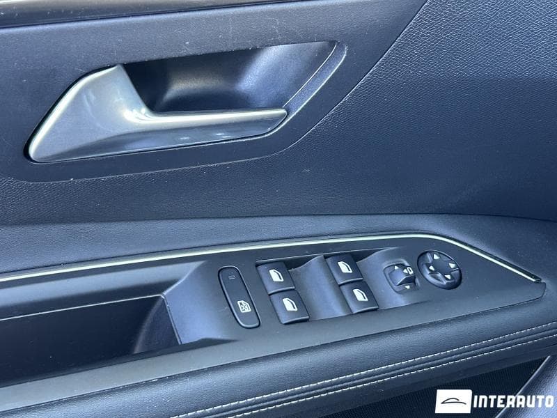 Peugeot 3008 2018 — Миниатюра 8