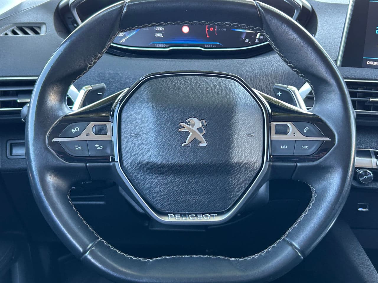Peugeot 3008 2018 — Миниатюра 11