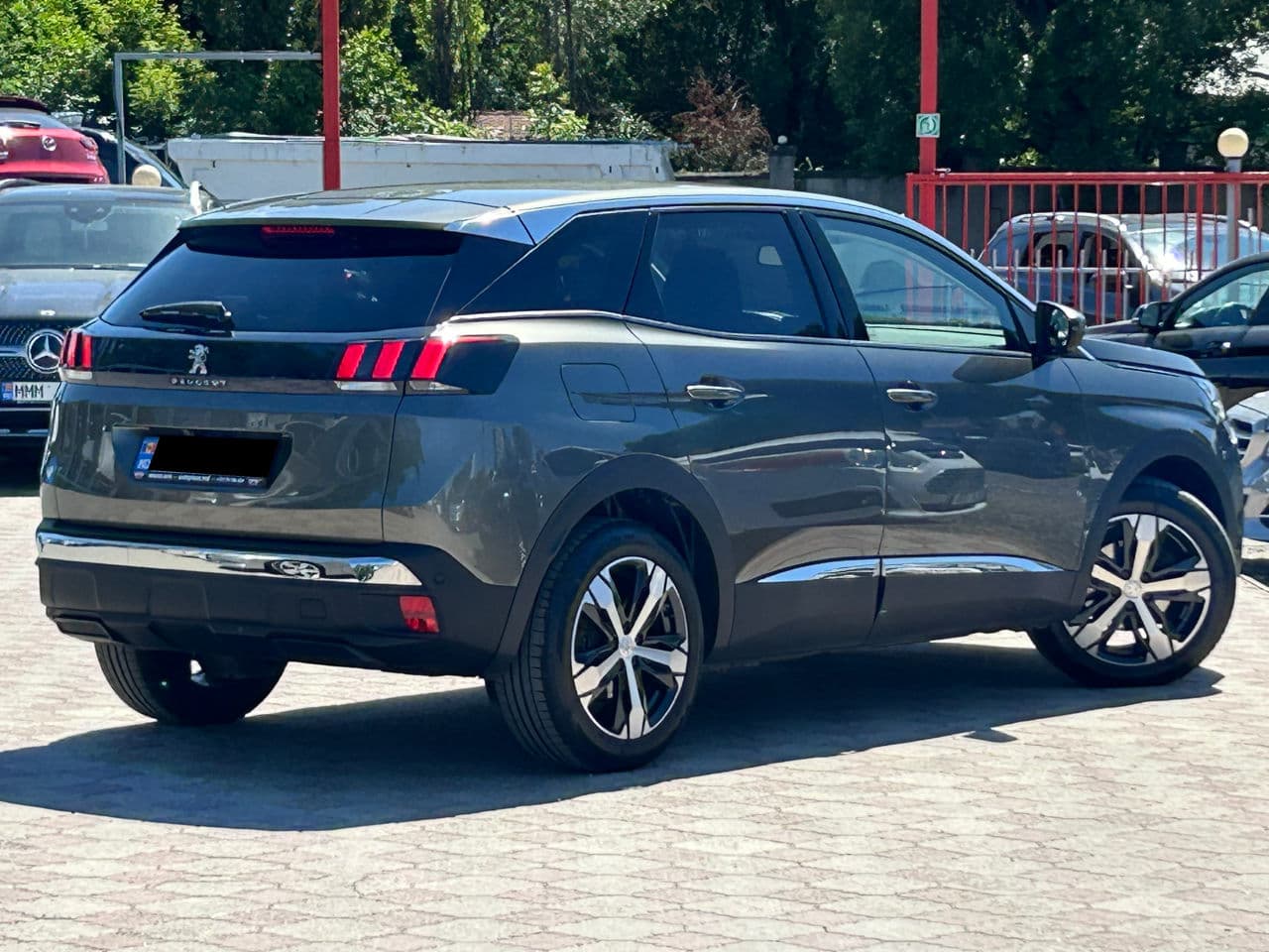 Peugeot 3008 2018 — Миниатюра 3