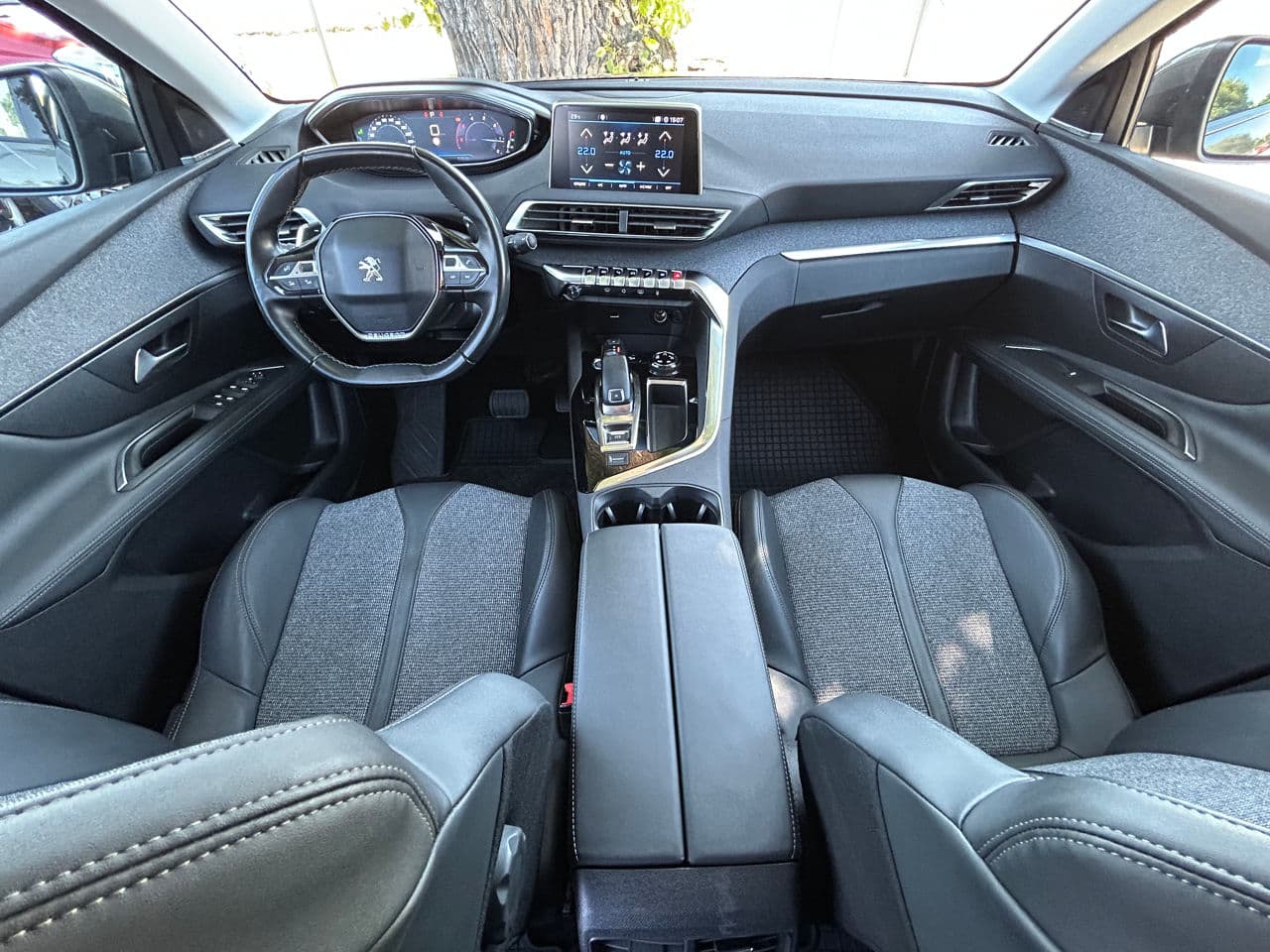 Peugeot 3008 2018 — Миниатюра 9