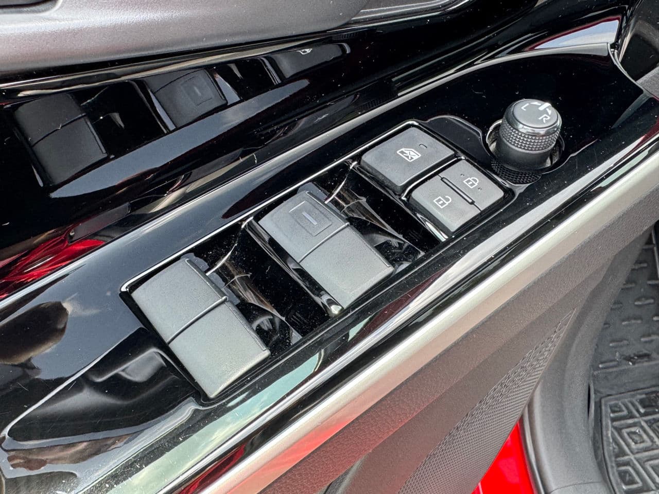 Toyota bZ4X 2023 — Миниатюра 15