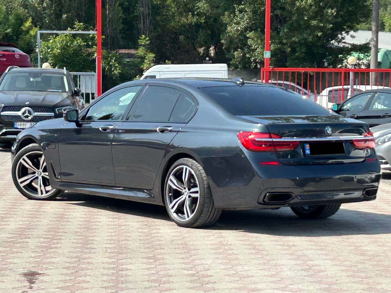 BMW 740e 2017 — Миниатюра 2