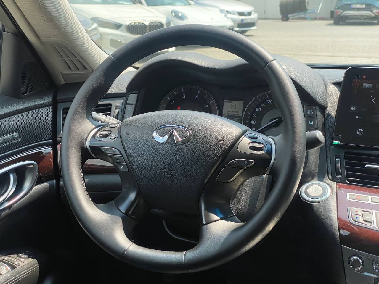 Infiniti Q70 2018 — Миниатюра 10