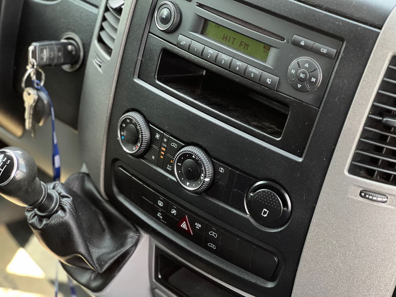 Volkswagen Crafter 2012 — Миниатюра 12