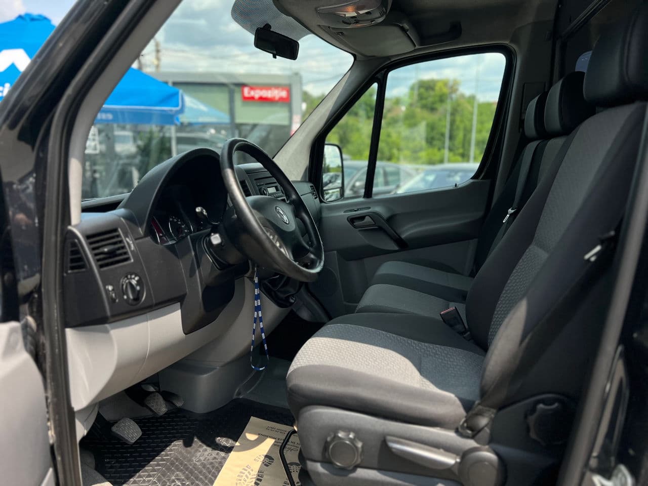 Volkswagen Crafter 2012 — Миниатюра 6