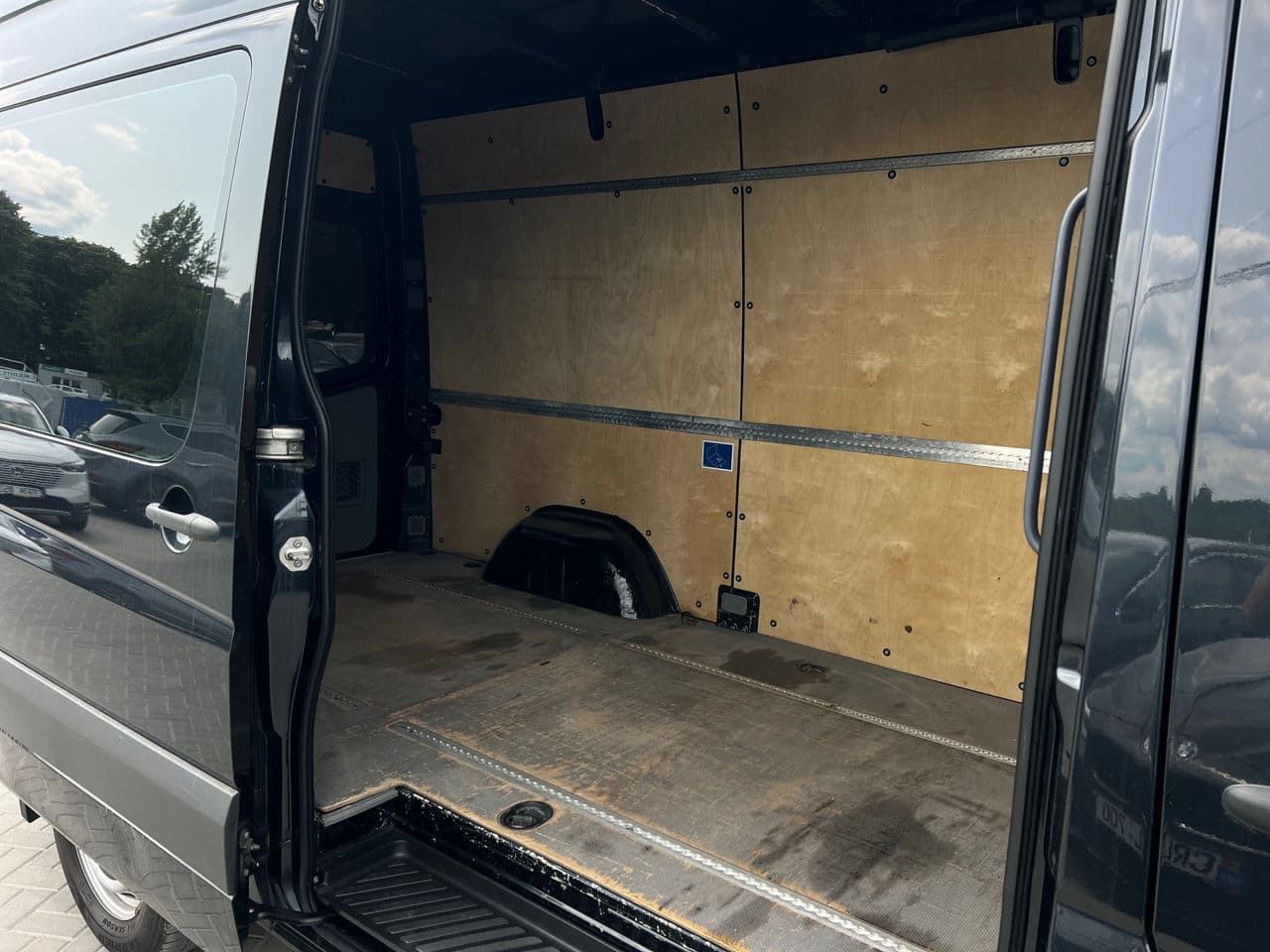 Volkswagen Crafter 2012 — Миниатюра 15