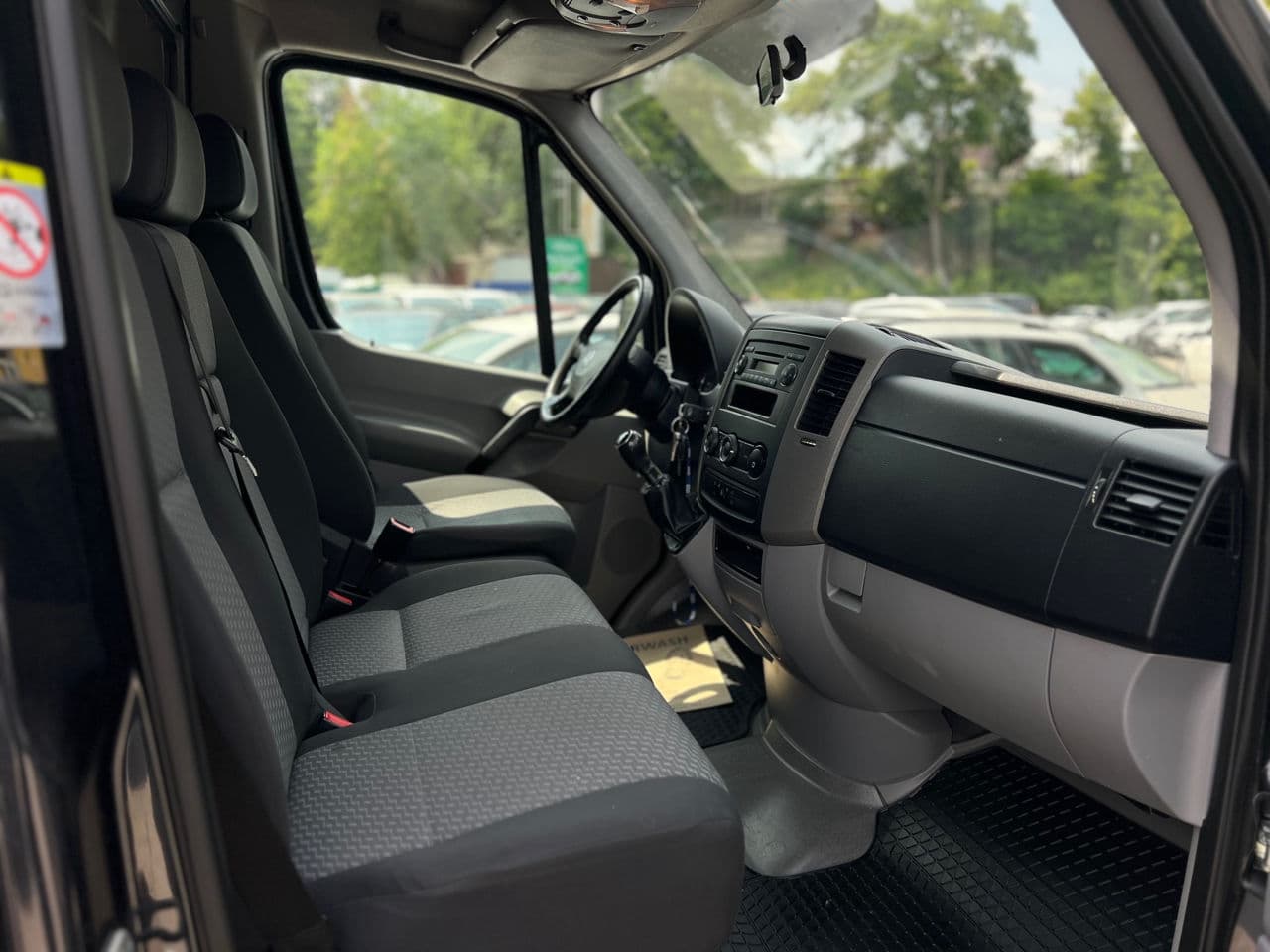 Volkswagen Crafter 2012 — Миниатюра 14
