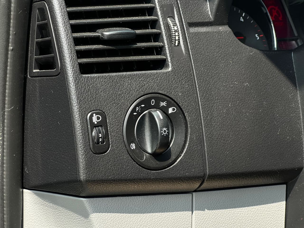Volkswagen Crafter 2012 — Миниатюра 8