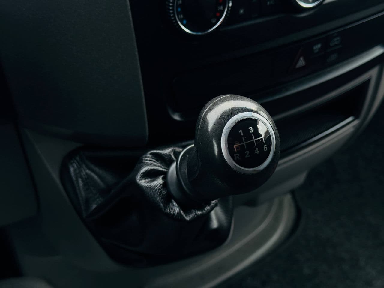Mercedes Sprinter 2018 — Миниатюра 10