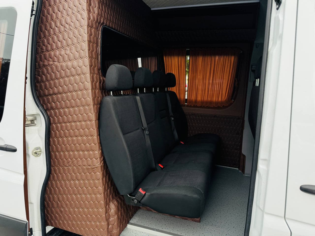 Mercedes Sprinter 2018 — Миниатюра 11
