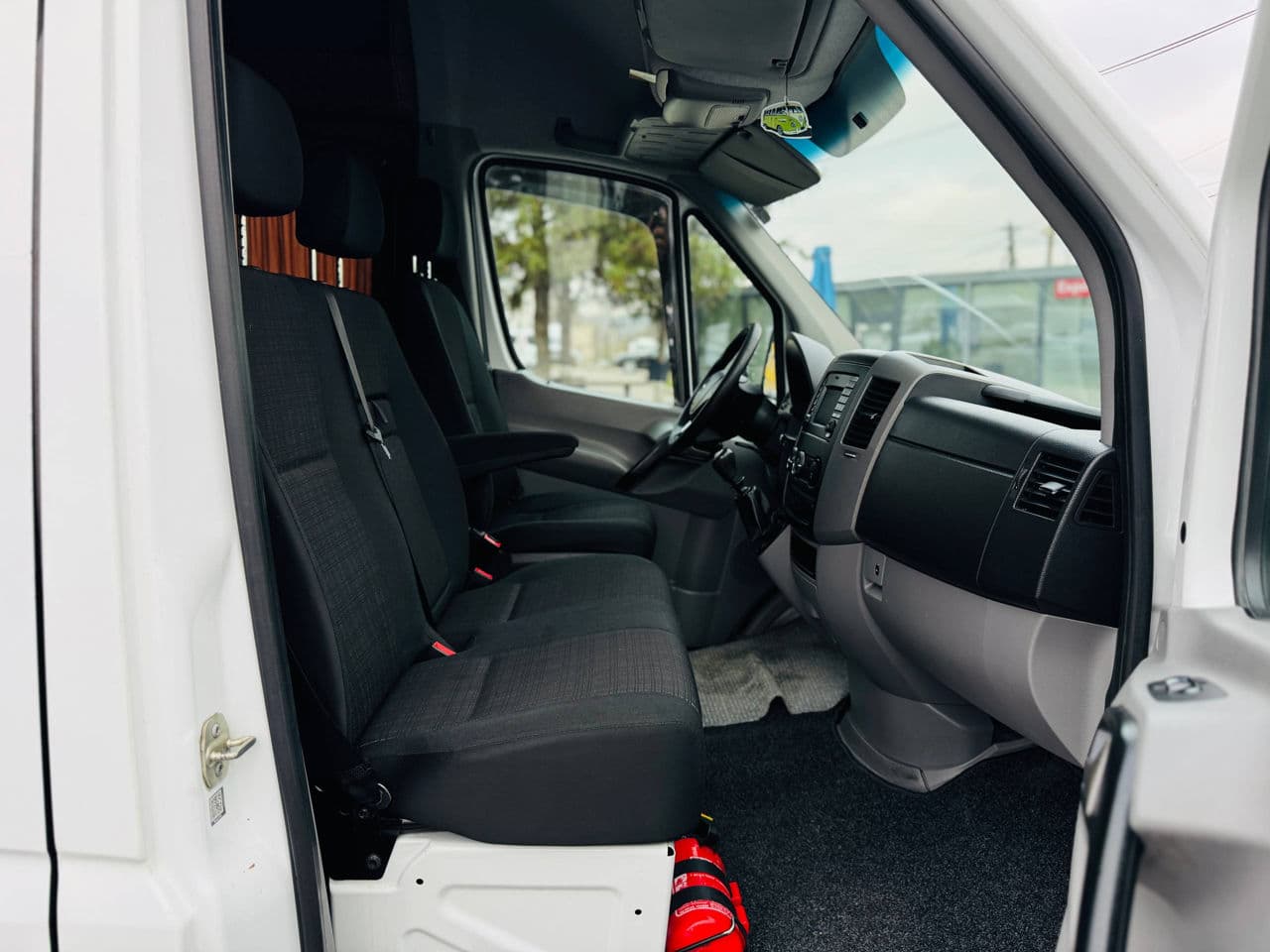 Mercedes Sprinter 2018 — Миниатюра 12