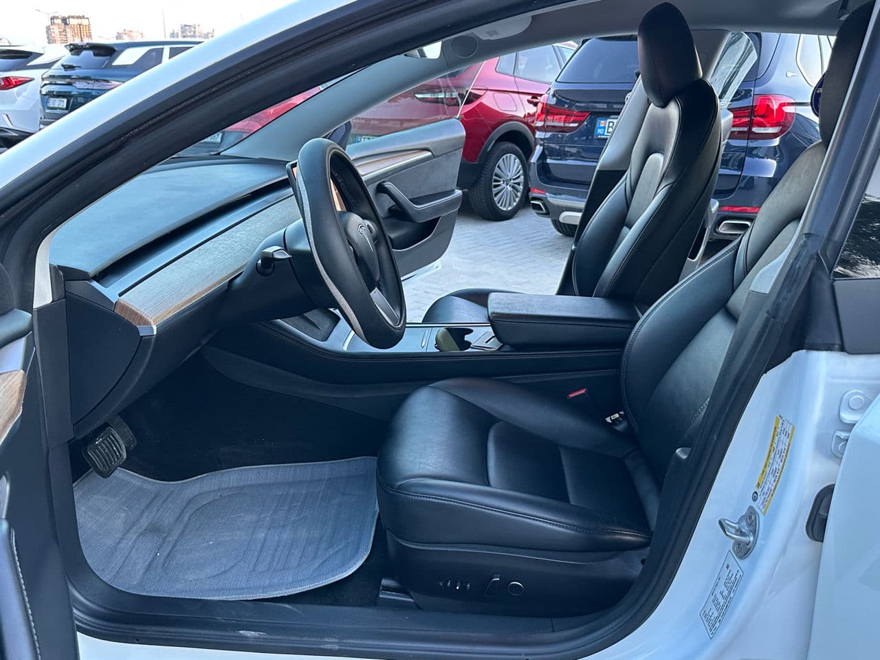 Tesla Model 3 2022 — Миниатюра 5