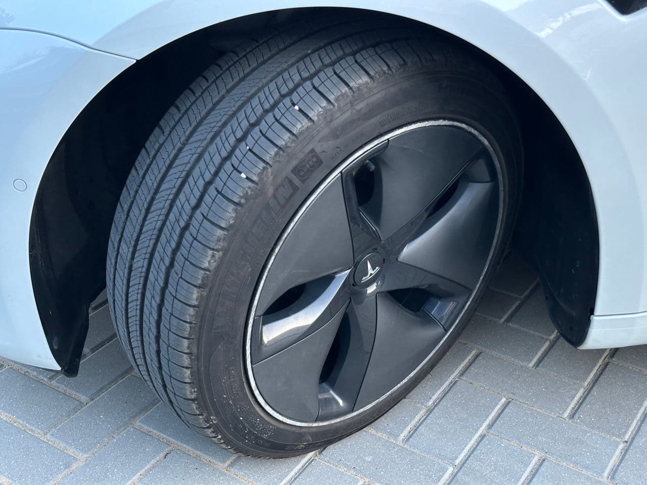 Tesla Model 3 2022 — Миниатюра 16