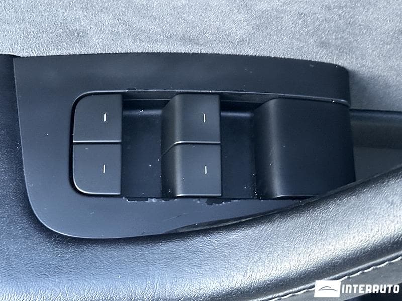 Tesla Model 3 2022 — Миниатюра 17