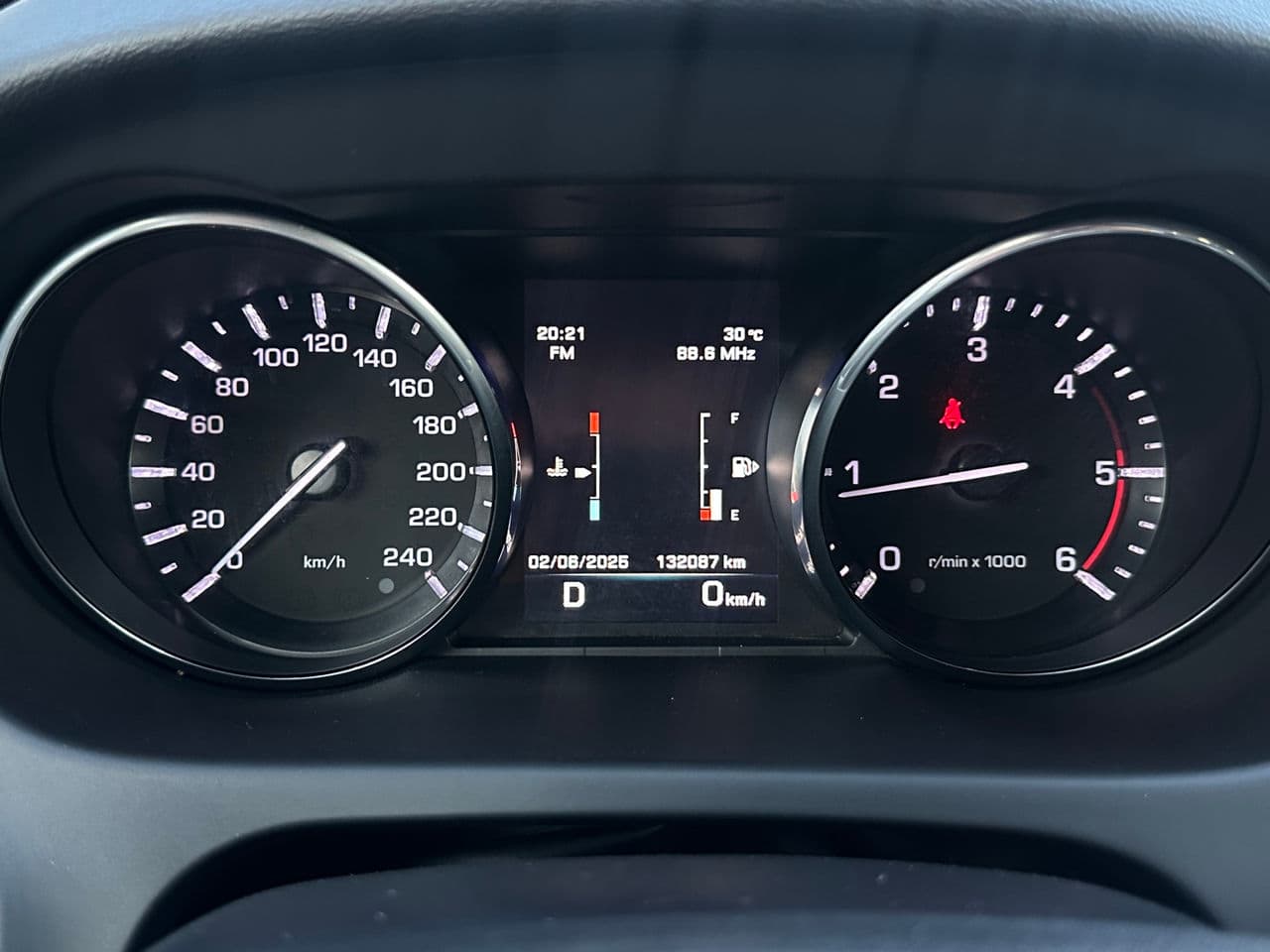 Land Rover Discovery Sport 2016 — Миниатюра 8