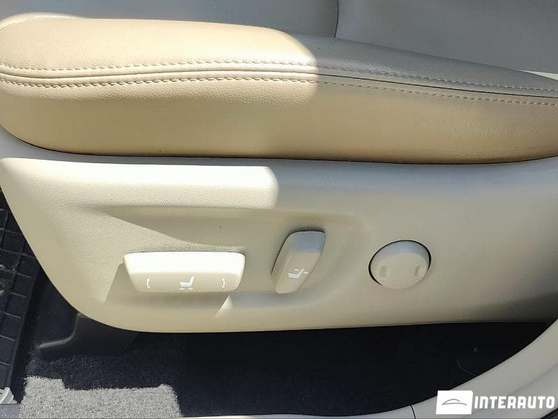 Toyota Prius Plus / V 2014 — Миниатюра 17