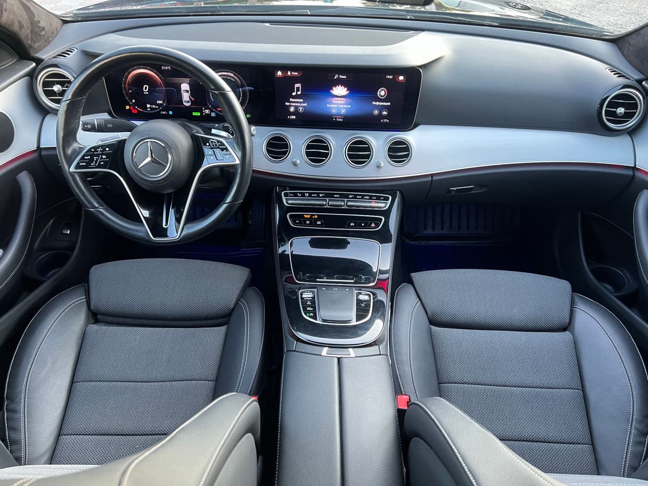 Mercedes E 220 2022 — Миниатюра 8
