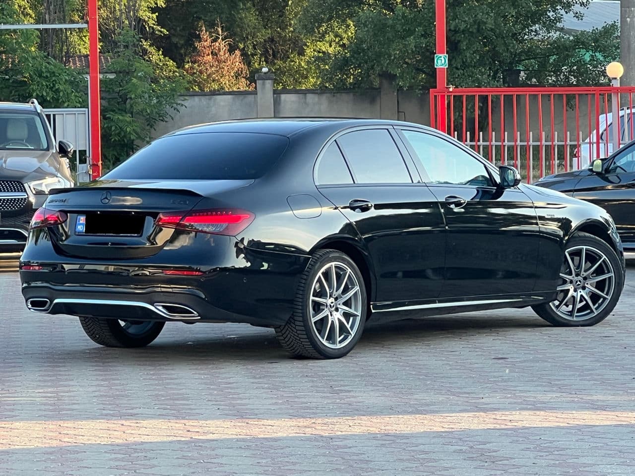 Mercedes E 220 2022 — Миниатюра 3
