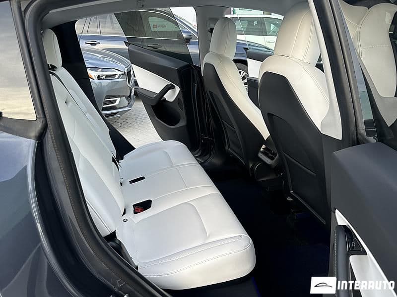 Tesla Model Y 2020 — Миниатюра 16