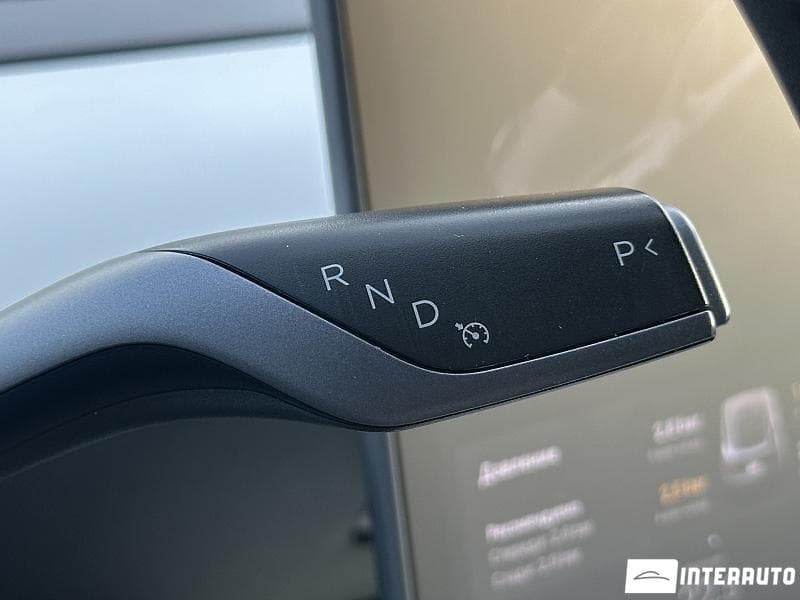 Tesla Model Y 2020 — Миниатюра 9