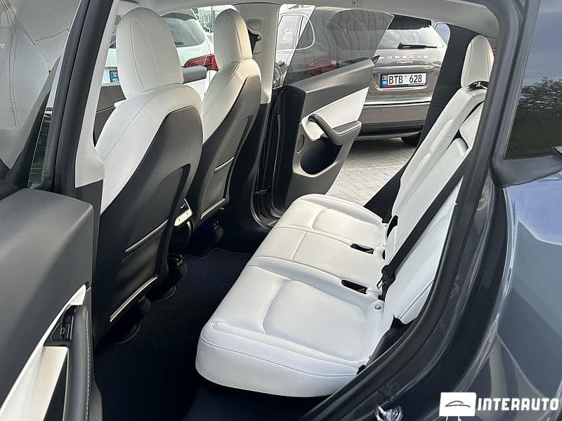 Tesla Model Y 2020 — Миниатюра 14