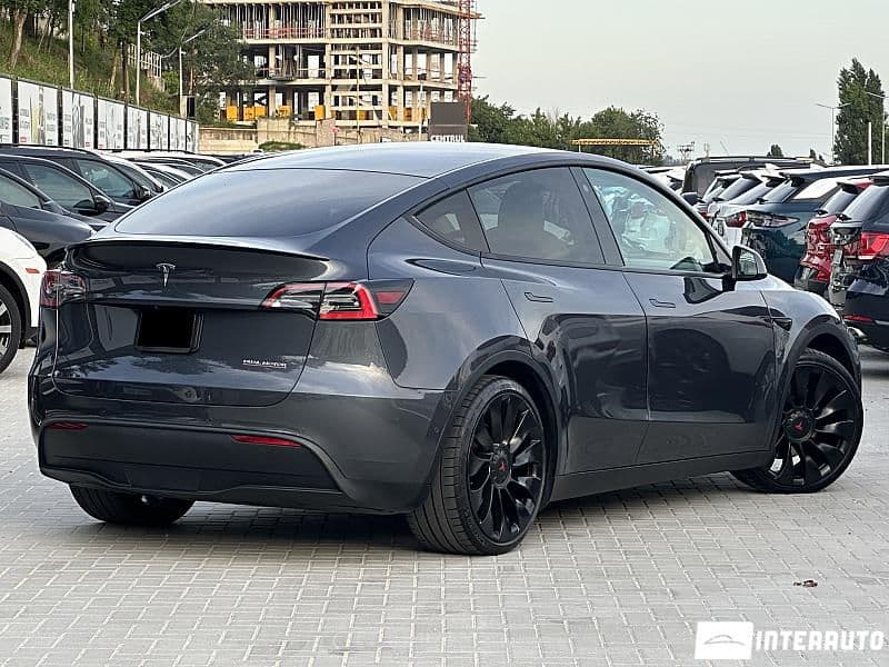 Tesla Model Y 2020 — Миниатюра 3
