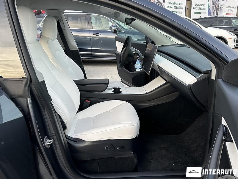 Tesla Model Y 2020 — Миниатюра 17