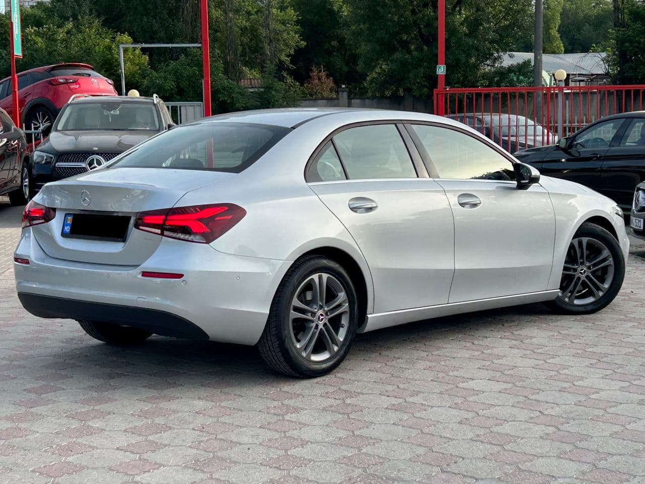 2019 Mercedes A 180 — Miniatură 3