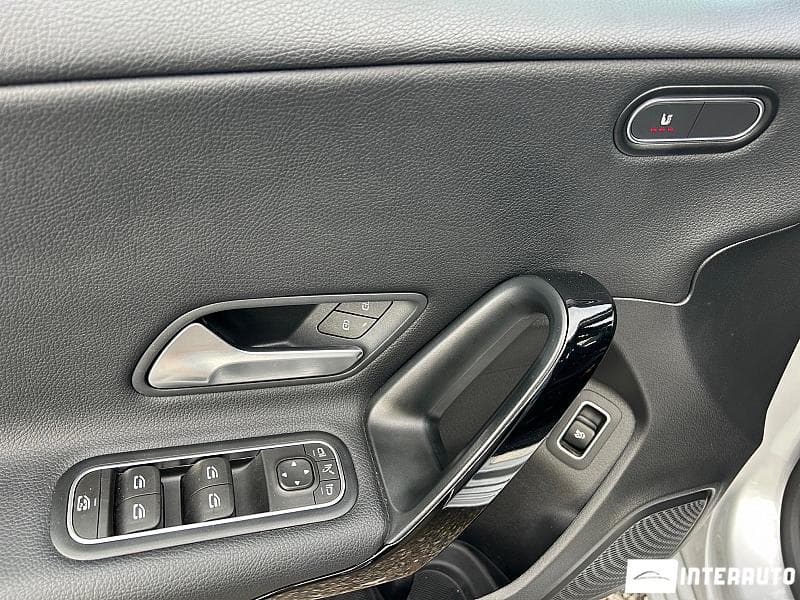 2019 Mercedes A 180 — Miniatură 11