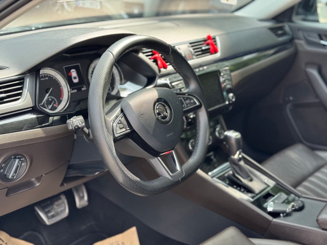 Skoda Superb 2015 — Миниатюра 10