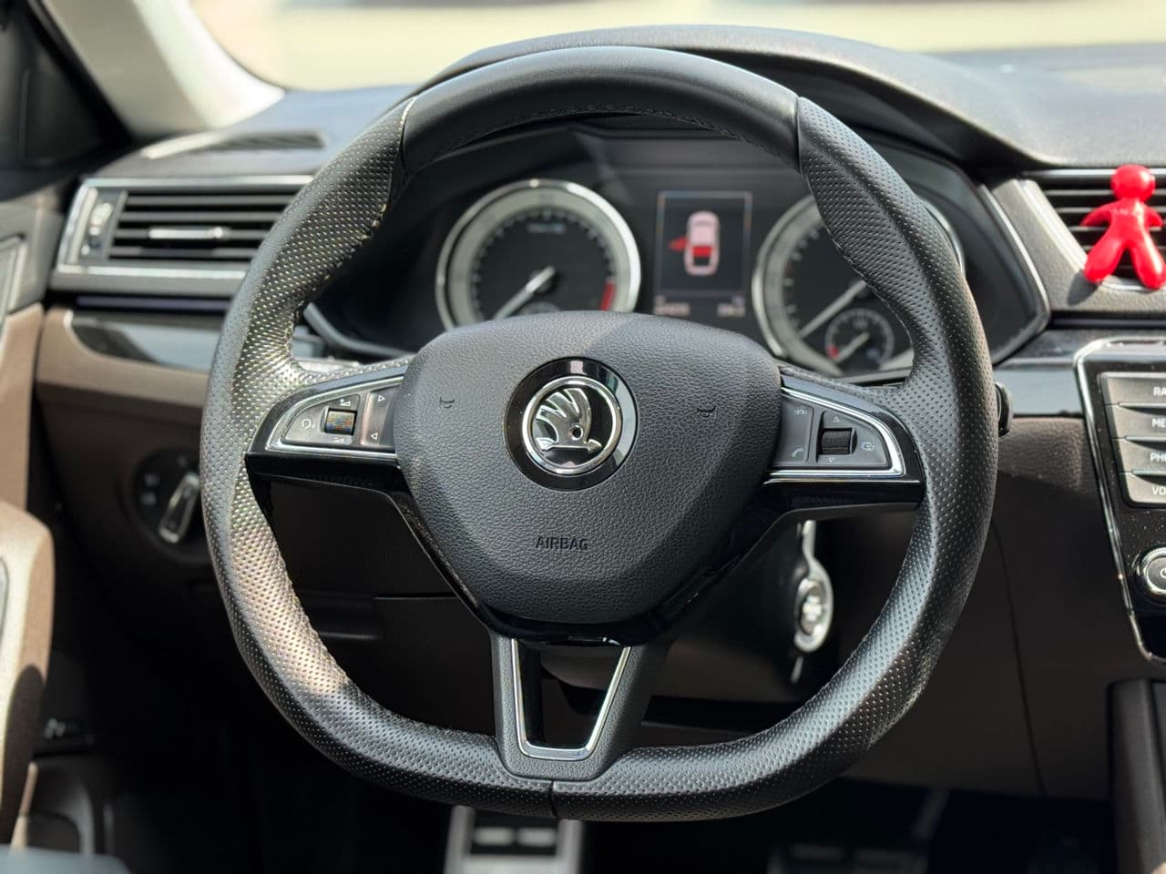 Skoda Superb 2015 — Миниатюра 11