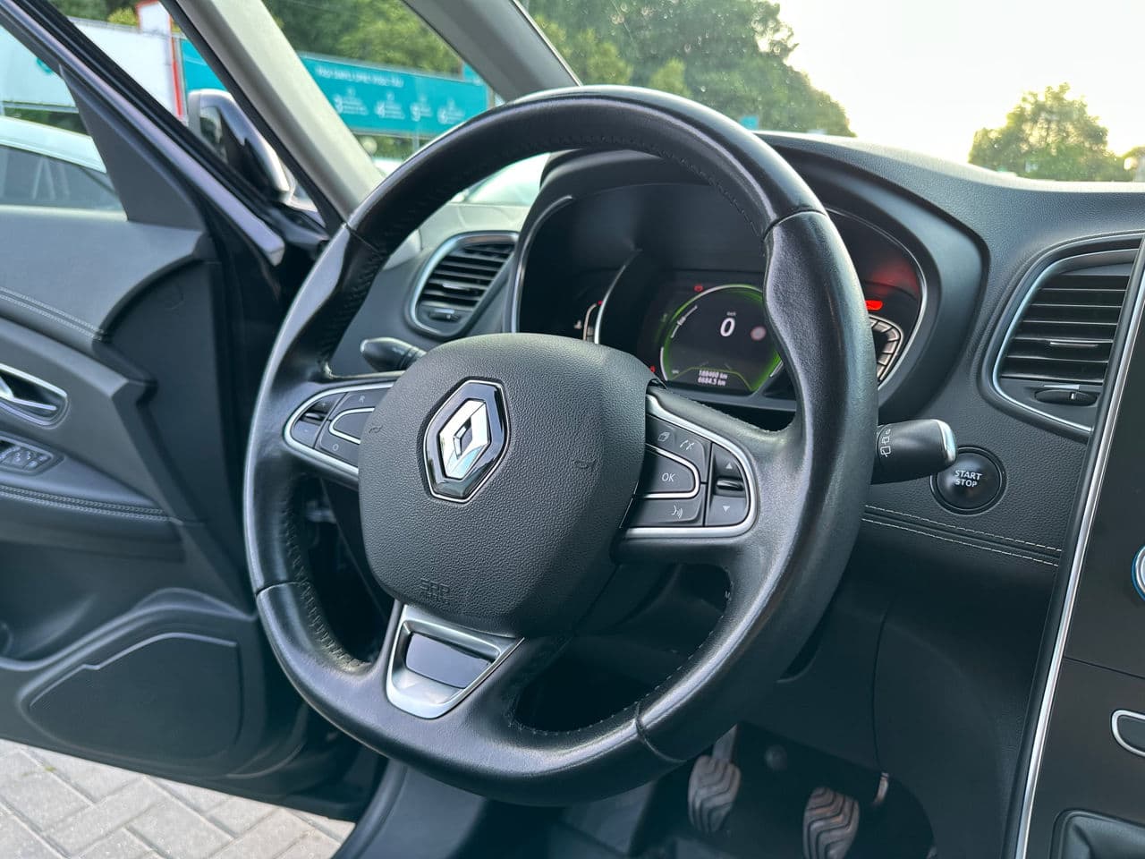 Renault Grand Scenic 2019 — Миниатюра 8