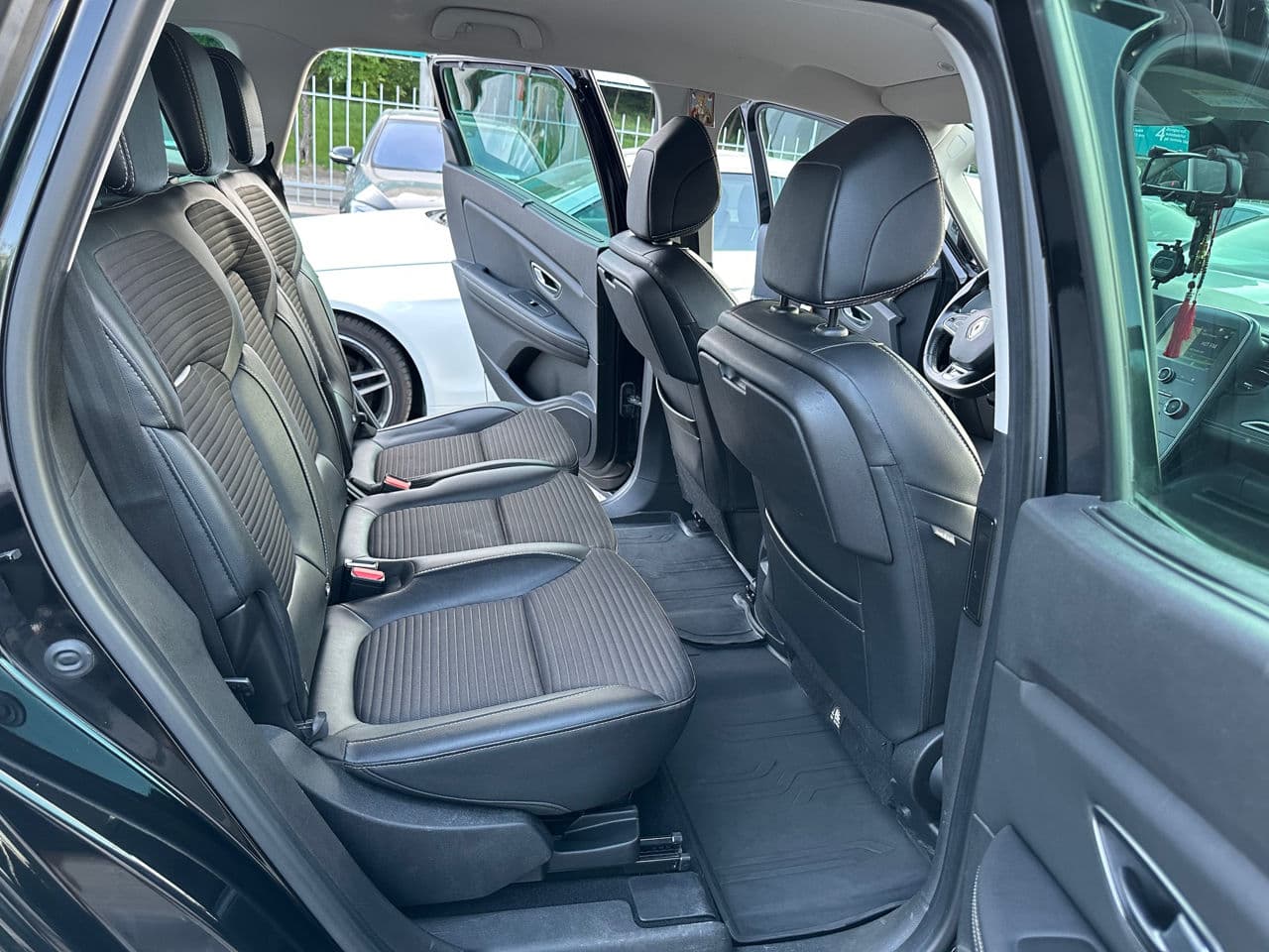 Renault Grand Scenic 2019 — Миниатюра 17