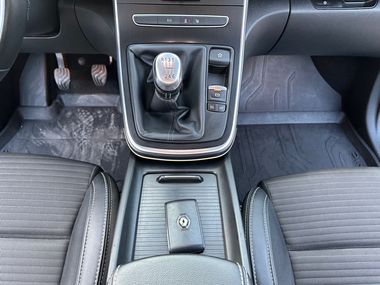 Renault Grand Scenic 2019 — Миниатюра 13