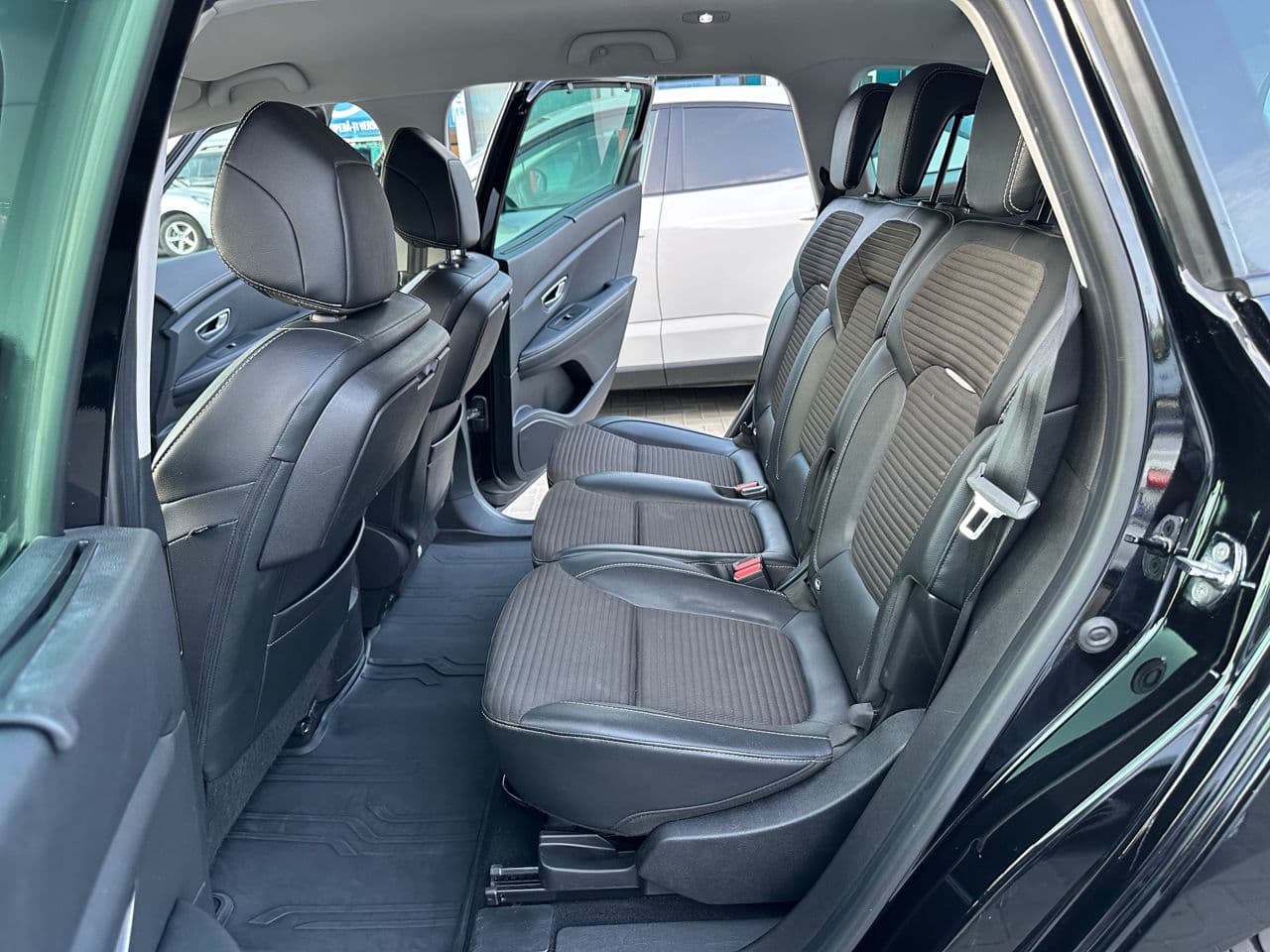Renault Grand Scenic 2019 — Миниатюра 16