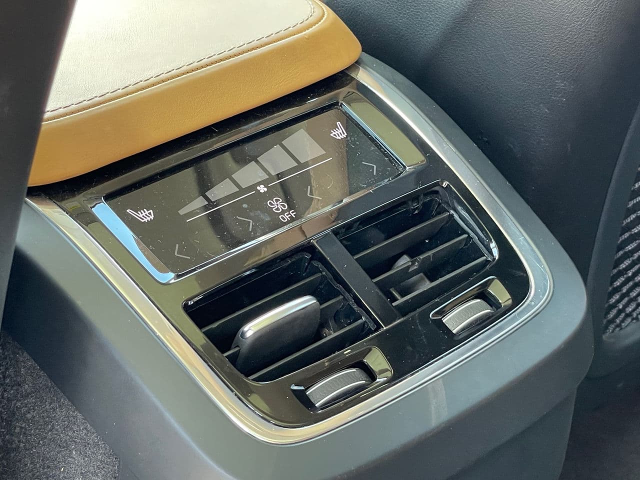 Volvo XC 90 2015 — Миниатюра 16