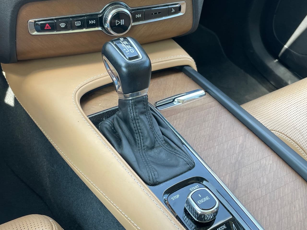 Volvo XC 90 2015 — Миниатюра 12