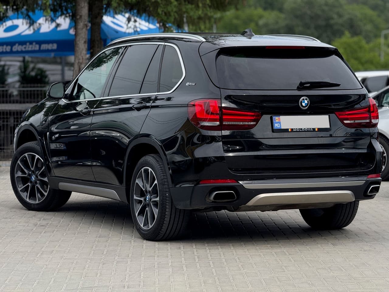 2017 BMW X5 4.0e — Miniatură 4