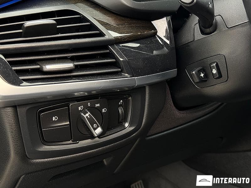 2017 BMW X5 4.0e — Miniatură 10
