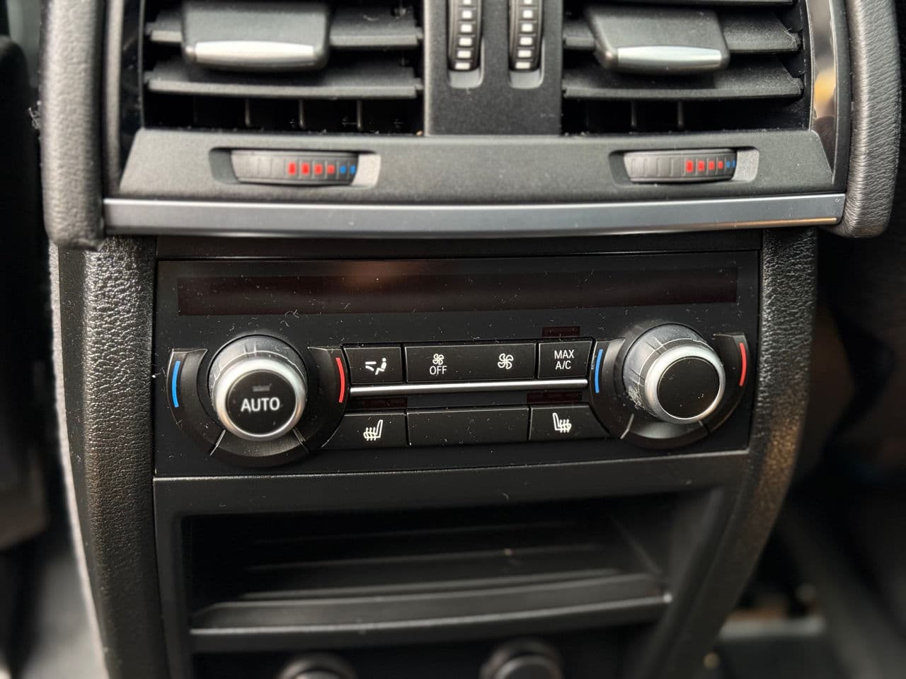 2017 BMW X5 4.0e — Miniatură 23