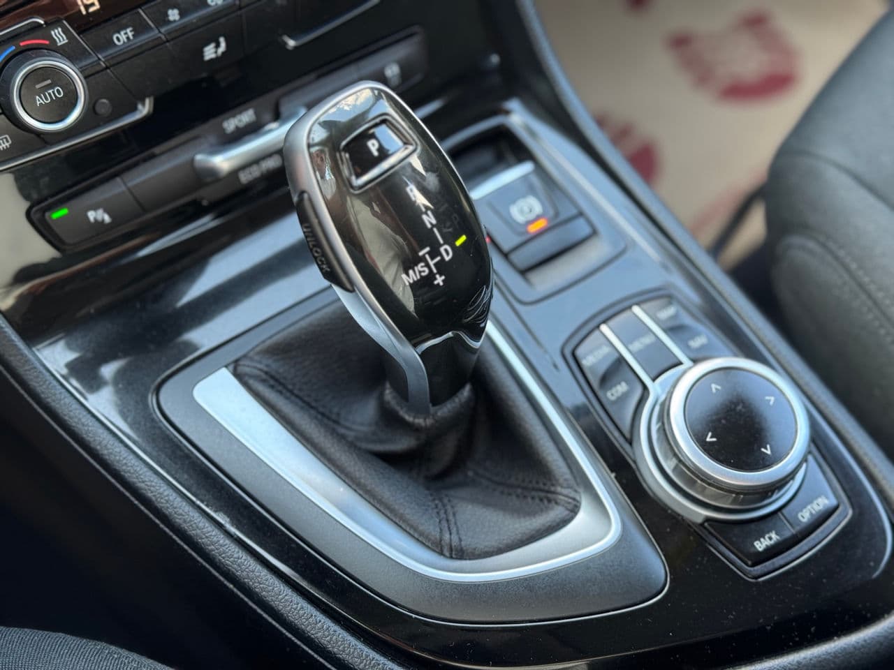 BMW 216d 2018 — Миниатюра 16
