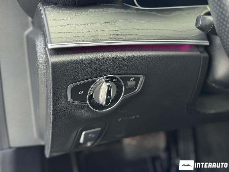 Mercedes E 300 2021 — Миниатюра 7