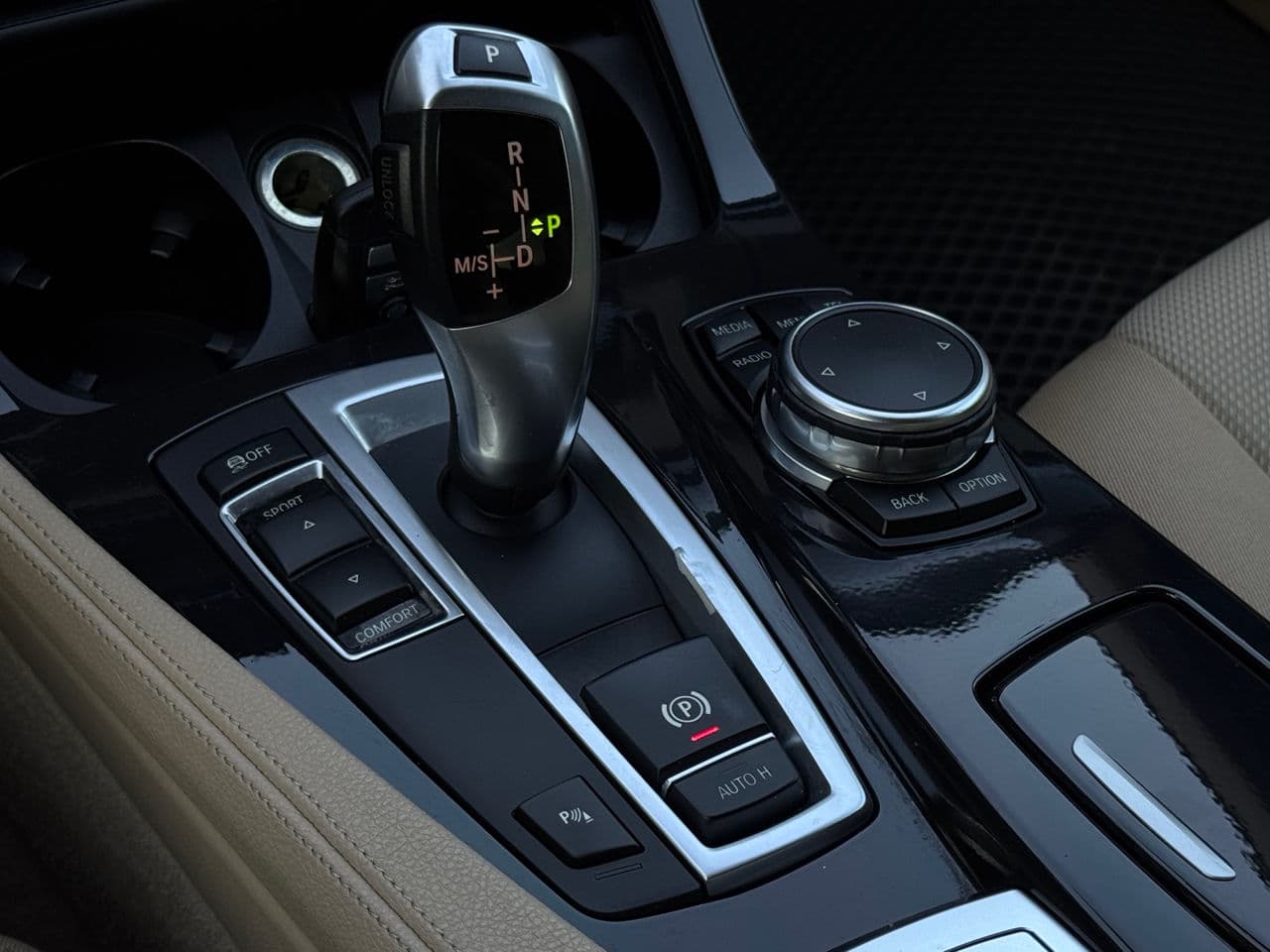 BMW 520 2013 — Миниатюра 12