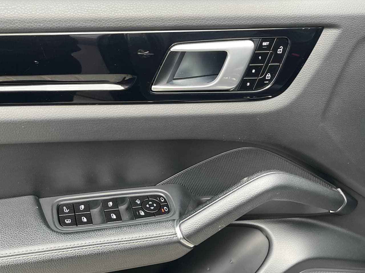 Porsche Cayenne E-Hybrid Coupe 2020 — Миниатюра 5