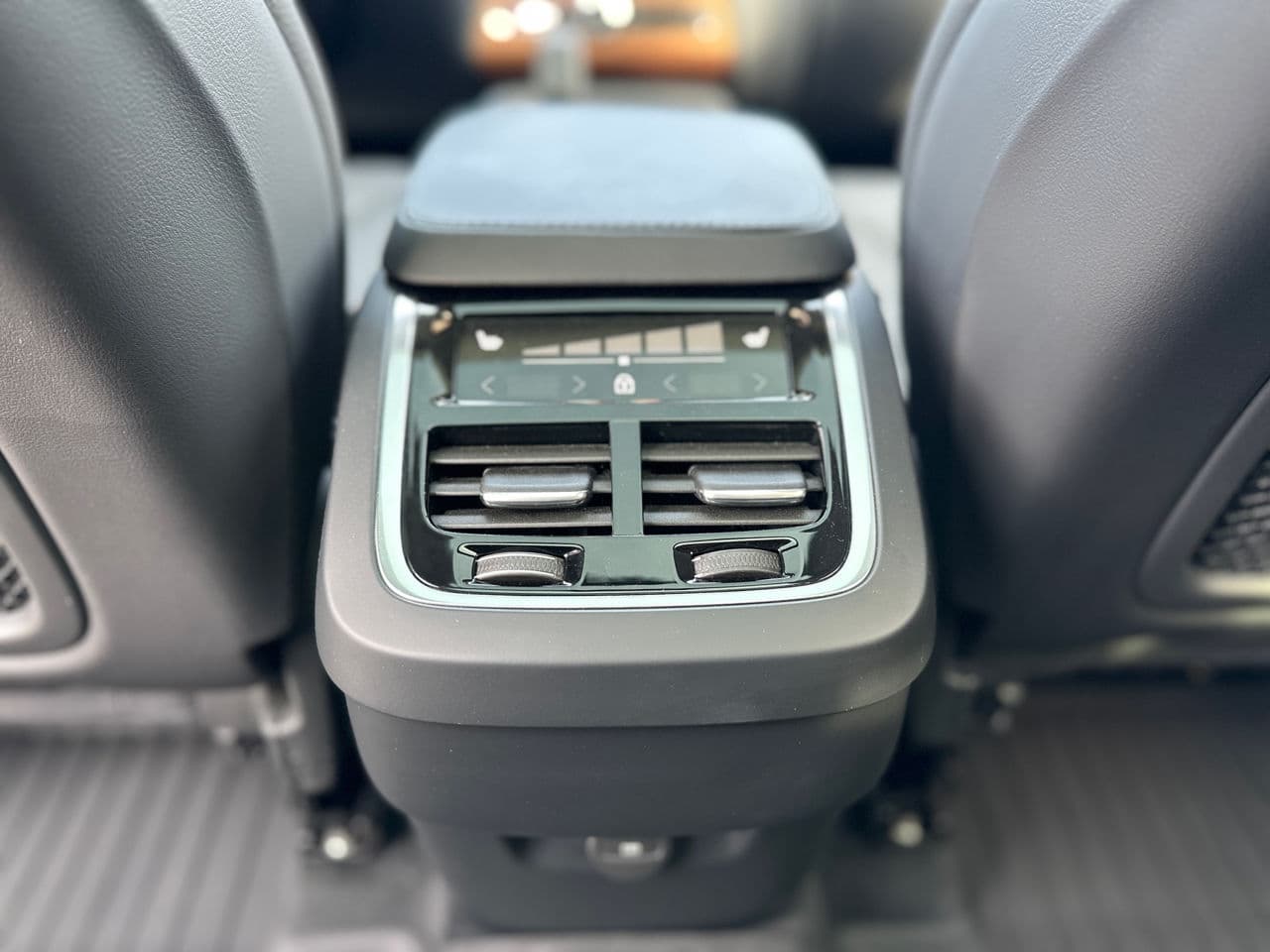 Volvo XC 90 2023 — Миниатюра 20