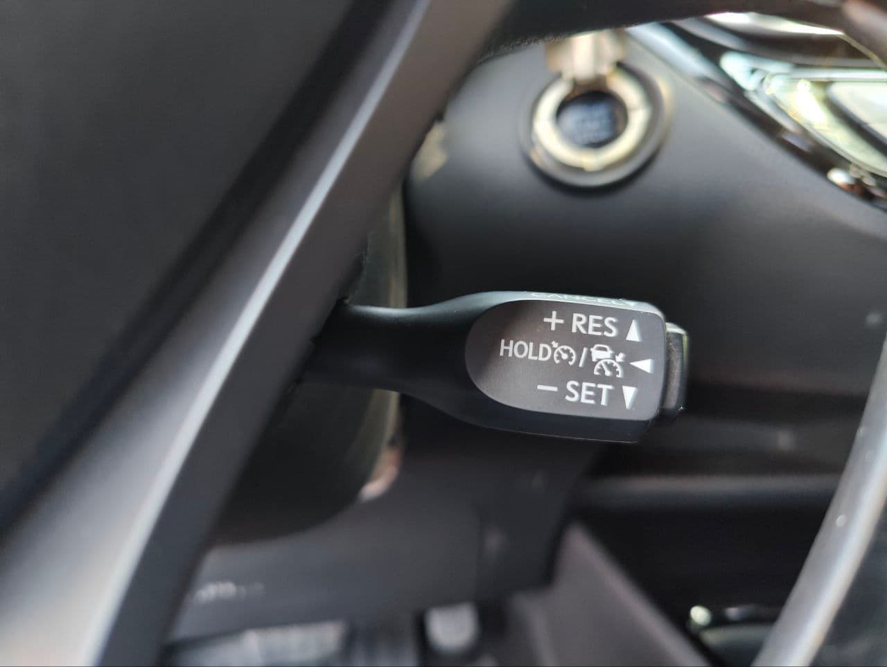 Toyota C-HR 2018 — Миниатюра 14